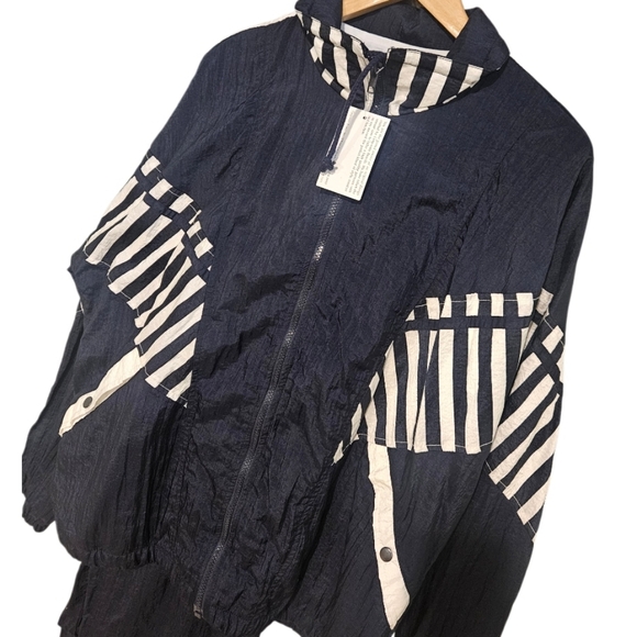 NEW! CORPRATE BRANDS Men's Vintage 90'S Windbreaker Track Suit XL.